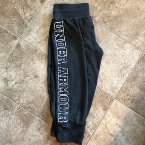 NWOT Under Armour Cropped Joggers